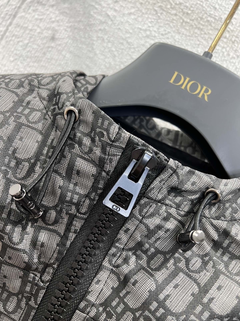 chr1st1an D10r outwear